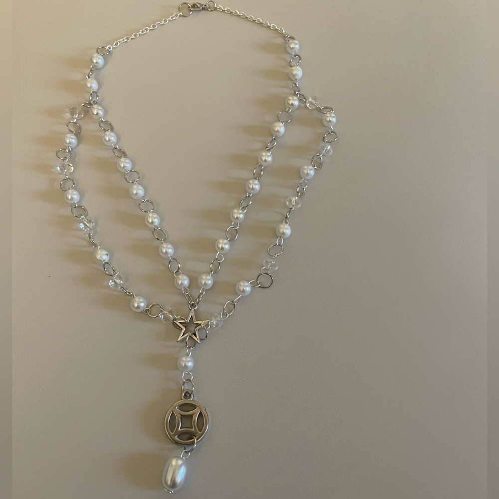 Handmade wired pearl and silver dainty necklace - Picture 1 of 3